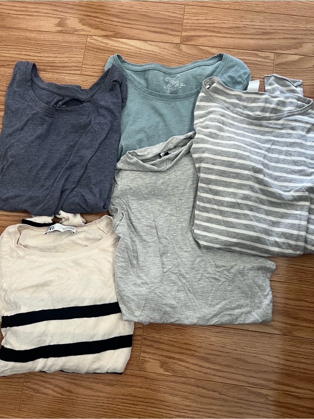 Women’s tops bundle Zara, Simons Etc size XS/S